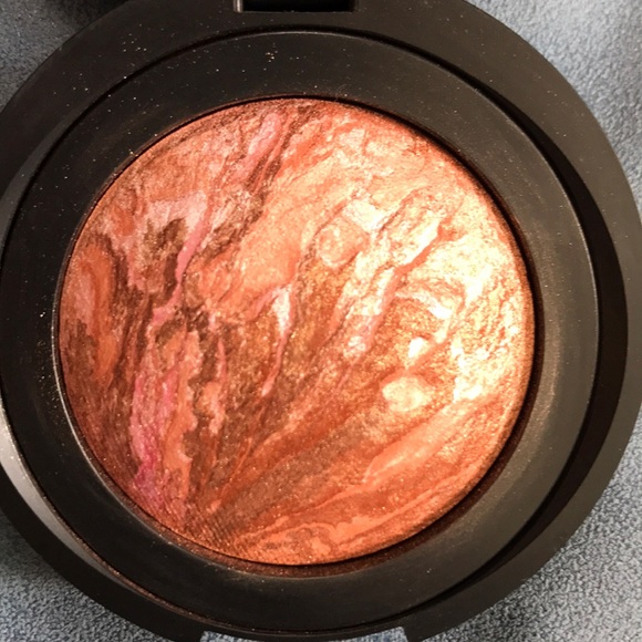 Laura Geller - Picture 3 of 5